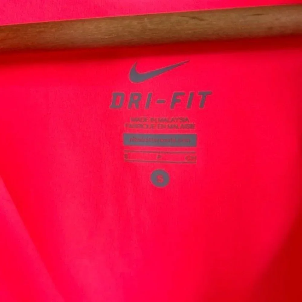 NIKE Element Dri FIT Half Zip Top Neon - Picture 7 of 7